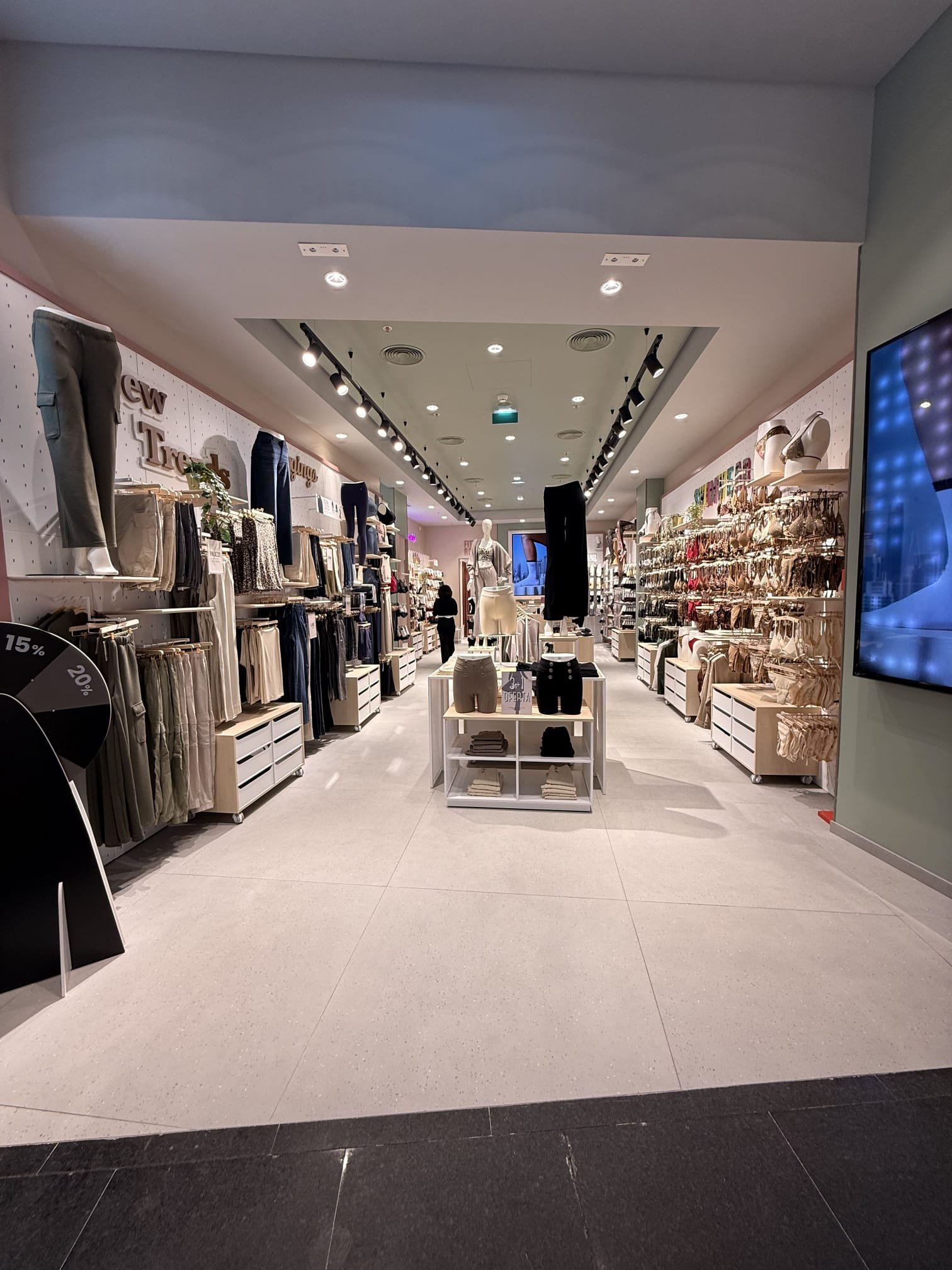 Loja Calzedonia — Centro Comercial — imagem 8