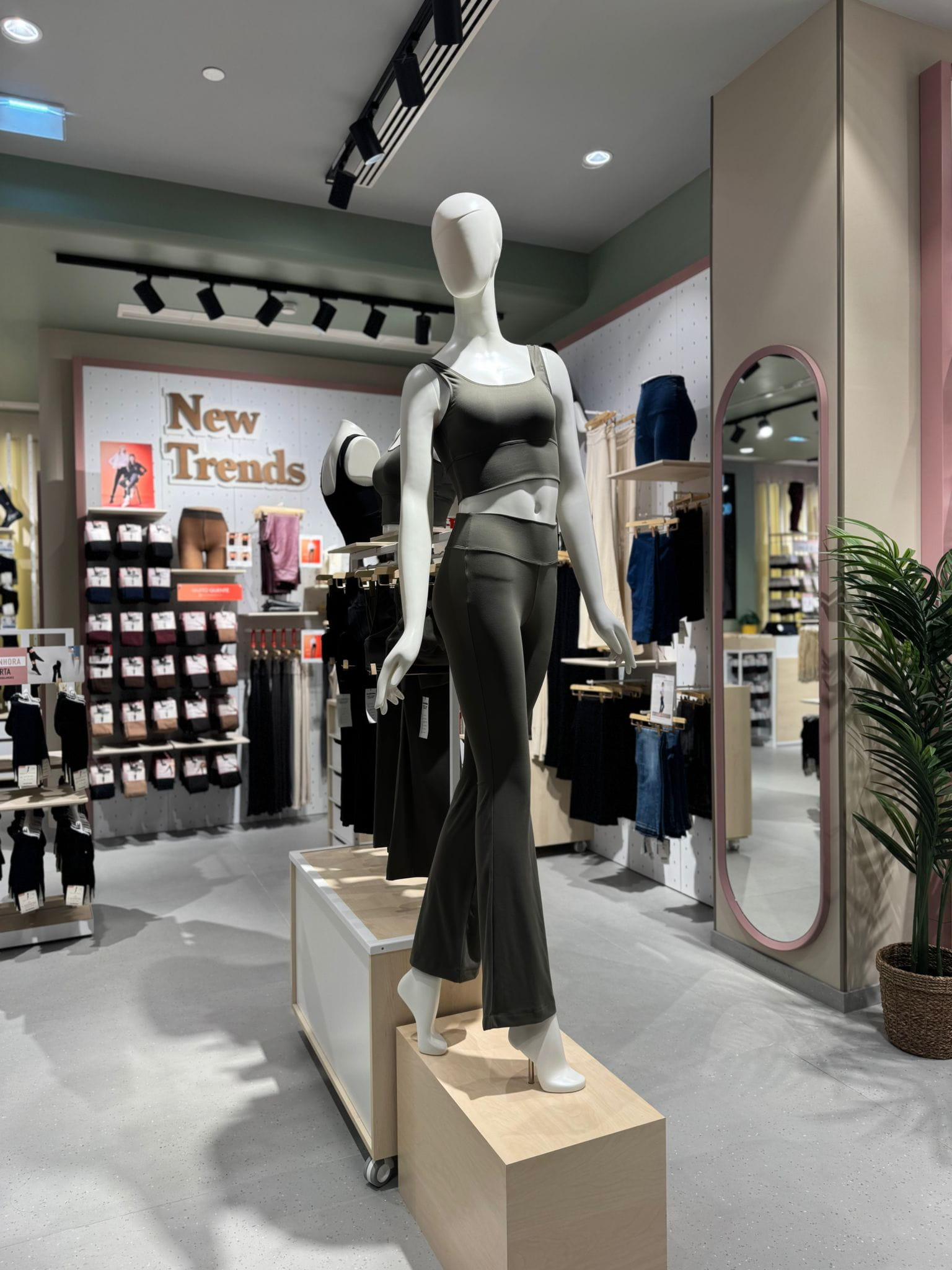 Loja Calzedonia — Centro Comercial — imagem 19